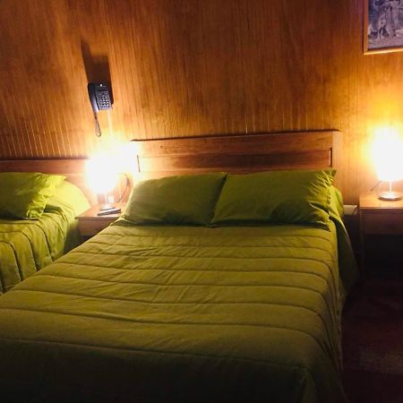 Hostal Chalet Las Violetas Punta Arenas Exterior photo