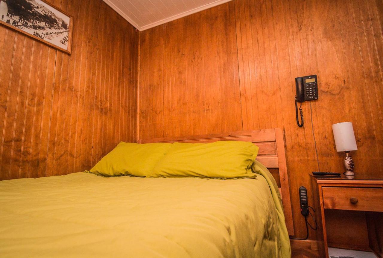 Hostal Chalet Las Violetas Punta Arenas Exterior photo